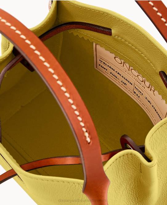 Dooney & Bourke oncour twist lille fuld op JV0J3267 poser smør