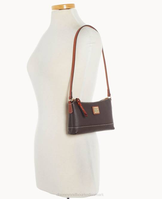 Dooney & Bourke izzy pose med småsten JV0J2508 poser brun tmoro
