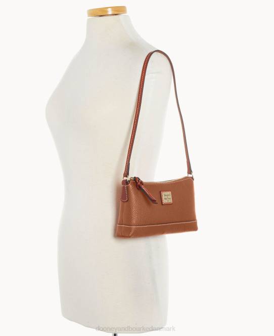 Dooney & Bourke izzy pose med småsten JV0J2509 poser karamel