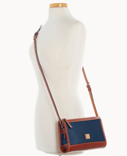 Dooney & Bourke crossbody med lille mønthylster med lynlås JV0J2825 poser jeans