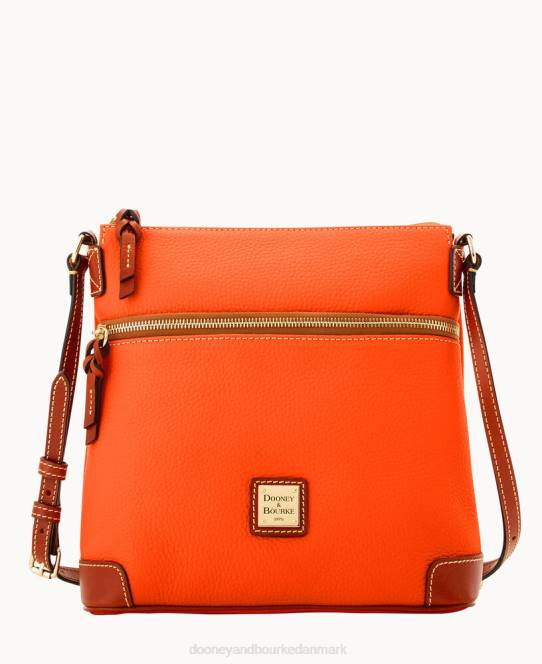 Dooney & Bourke crossbody med småsten JV0J1678 poser clementin