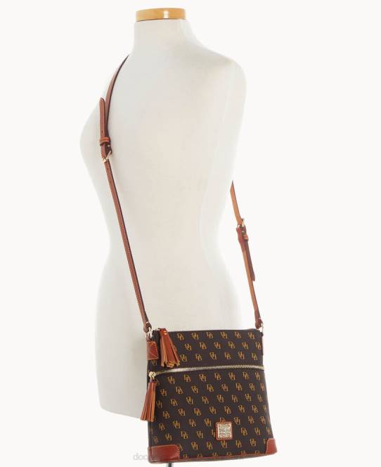 Dooney & Bourke gretta lille kvast crossbody JV0J2785 poser brun tmoro