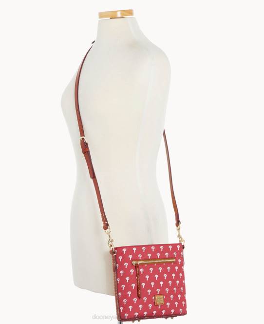 Dooney & Bourke mlb lille crossbody med lynlås JV0J1826 poser phillies