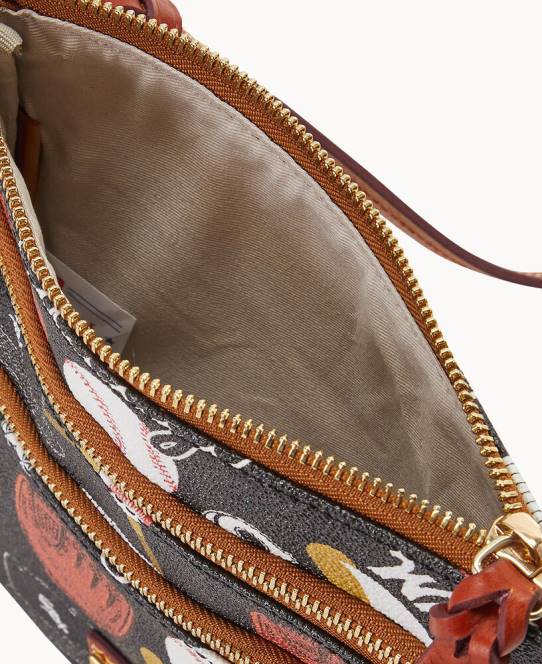 Dooney & Bourke mlb n s tredobbelt lynlås crossbody JV0J1808 poser hvid sox