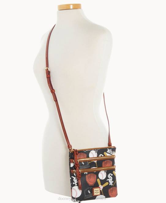 Dooney & Bourke mlb n s tredobbelt lynlås crossbody JV0J1808 poser hvid sox