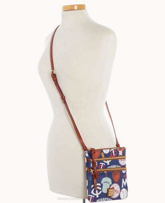 Dooney & Bourke mlb n s tredobbelt lynlås crossbody JV0J1823 poser tvillinger