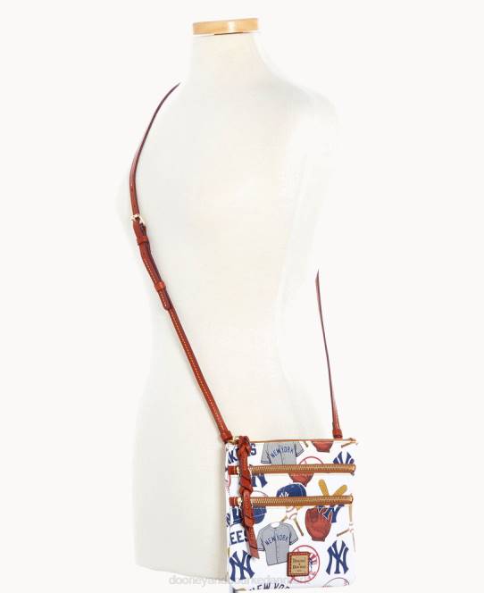 Dooney & Bourke mlb n s tredobbelt lynlås crossbody JV0J1845 poser yankees