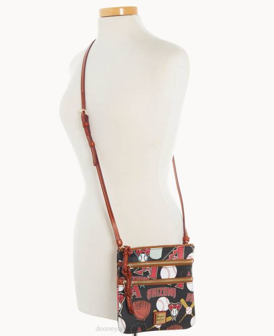 Dooney & Bourke mlb n s tredobbelt lynlås crossbody JV0J1865 poser diamantryg