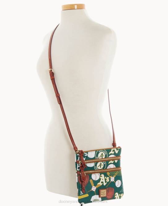 Dooney & Bourke mlb n s tredobbelt lynlås crossbody JV0J1878 poser atletik