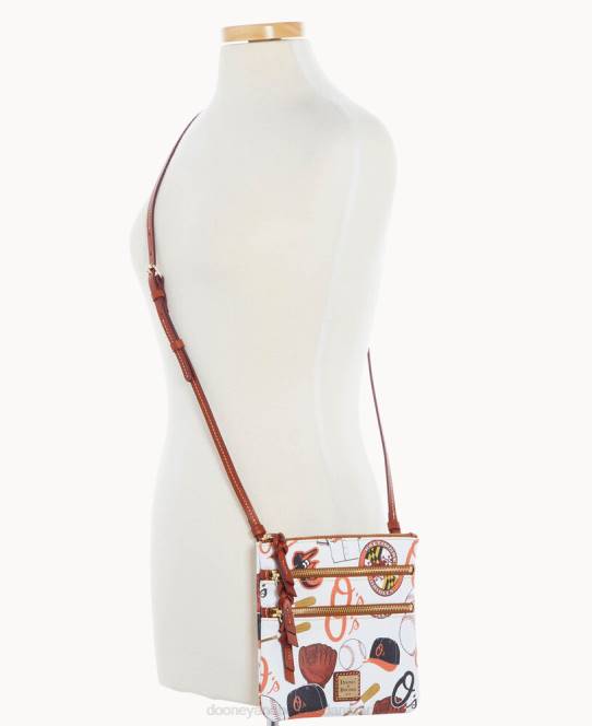 Dooney & Bourke mlb n s tredobbelt lynlås crossbody JV0J2091 poser orioler