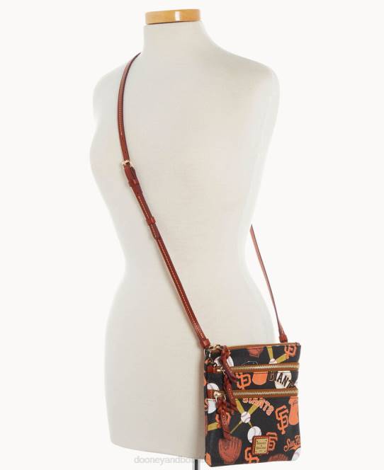Dooney & Bourke mlb n s tredobbelt lynlås crossbody JV0J2092 poser kæmper