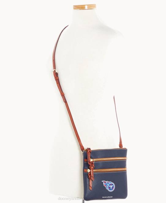Dooney & Bourke nfl crossbody med tredobbelt lynlås JV0J1764 poser titaner