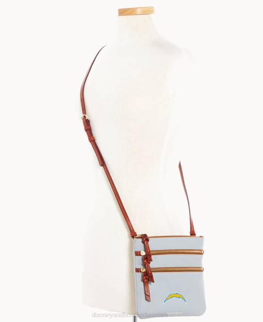 Dooney & Bourke nfl crossbody med tredobbelt lynlås JV0J2100 poser opladere