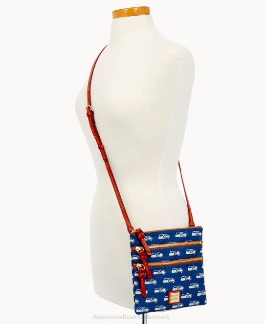 Dooney & Bourke nfl crossbody med tredobbelt lynlås JV0J2394 poser havhøge