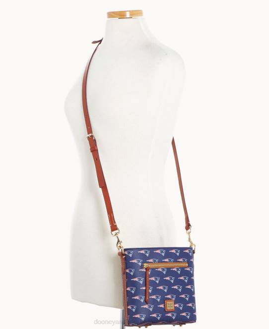 Dooney & Bourke nfl lille crossbody med lynlås JV0J1968 poser patrioter