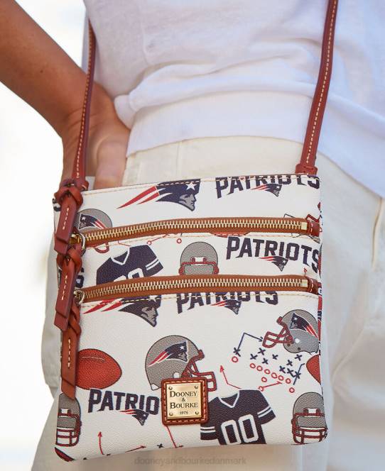 Dooney & Bourke nfl n s tredobbelt lynlås crossbody JV0J1975 poser patrioter