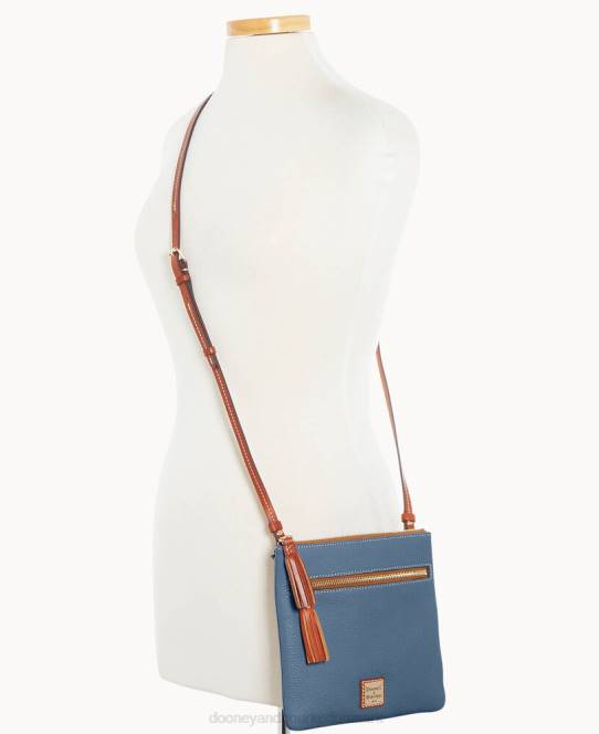 Dooney & Bourke pebble grain dobbelt lynlås kvast crossbody JV0J2343 poser jeans
