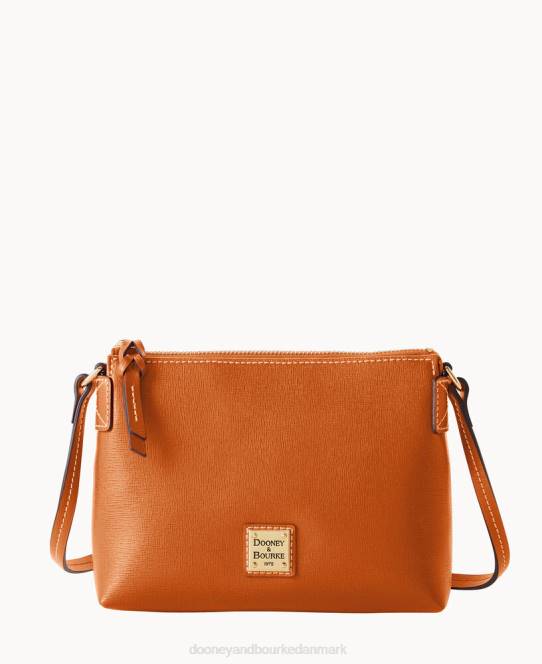 Dooney & Bourke saffiano crossbody-pose JV0J1535 poser naturlig