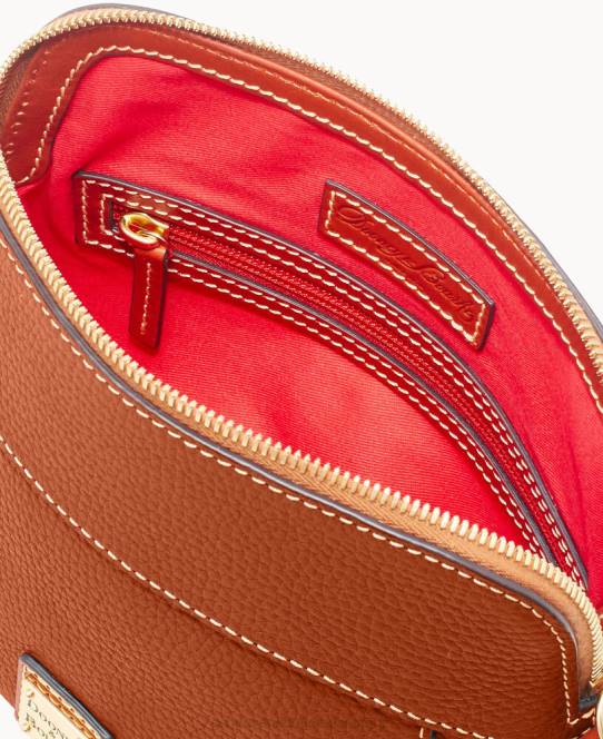 Dooney & Bourke småsten korn cameron crossbody JV0J2145 poser karamel
