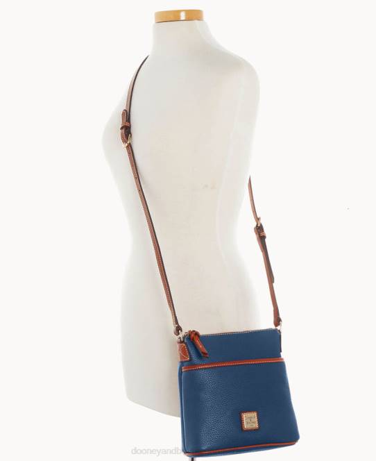 Dooney & Bourke småsten korn lille hverdag crossbody JV0J2582 poser jeans