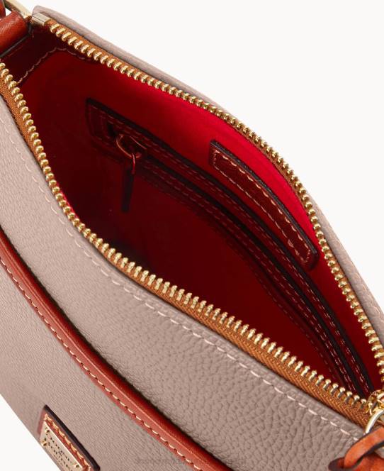 Dooney & Bourke småsten korn lille hverdag crossbody JV0J2586 poser taupe