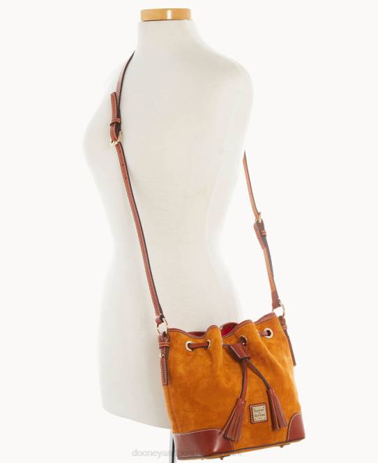 Dooney & Bourke crossbody-snøre i ruskind JV0J2844 poser honning