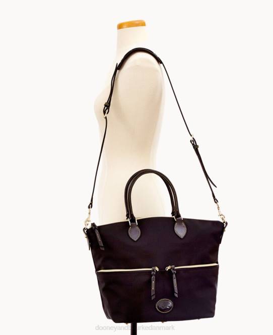Dooney & Bourke nylon taske med stor lomme JV0J371 poser sort