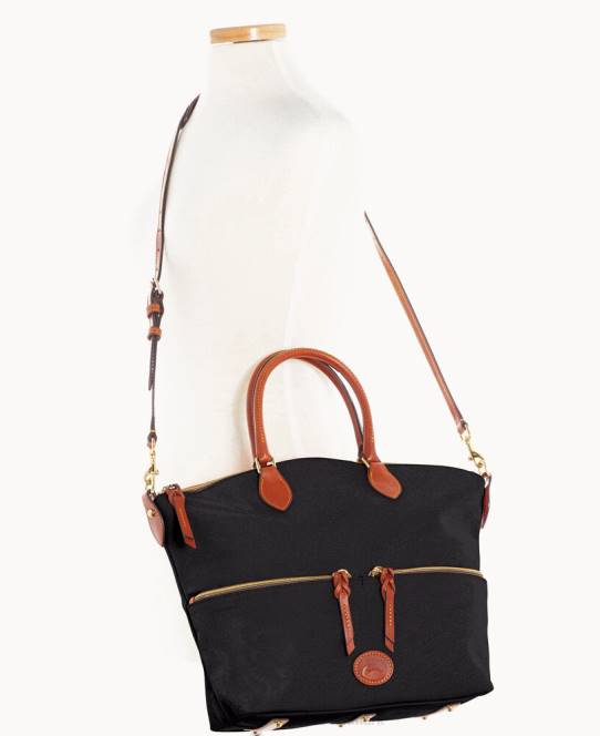 Dooney & Bourke nylon taske med stor lomme JV0J372 poser sort