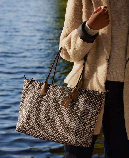 Dooney & Bourke roberta pieri tatami klassisk stor robertina-tote JV0J983 poser midnatsblå